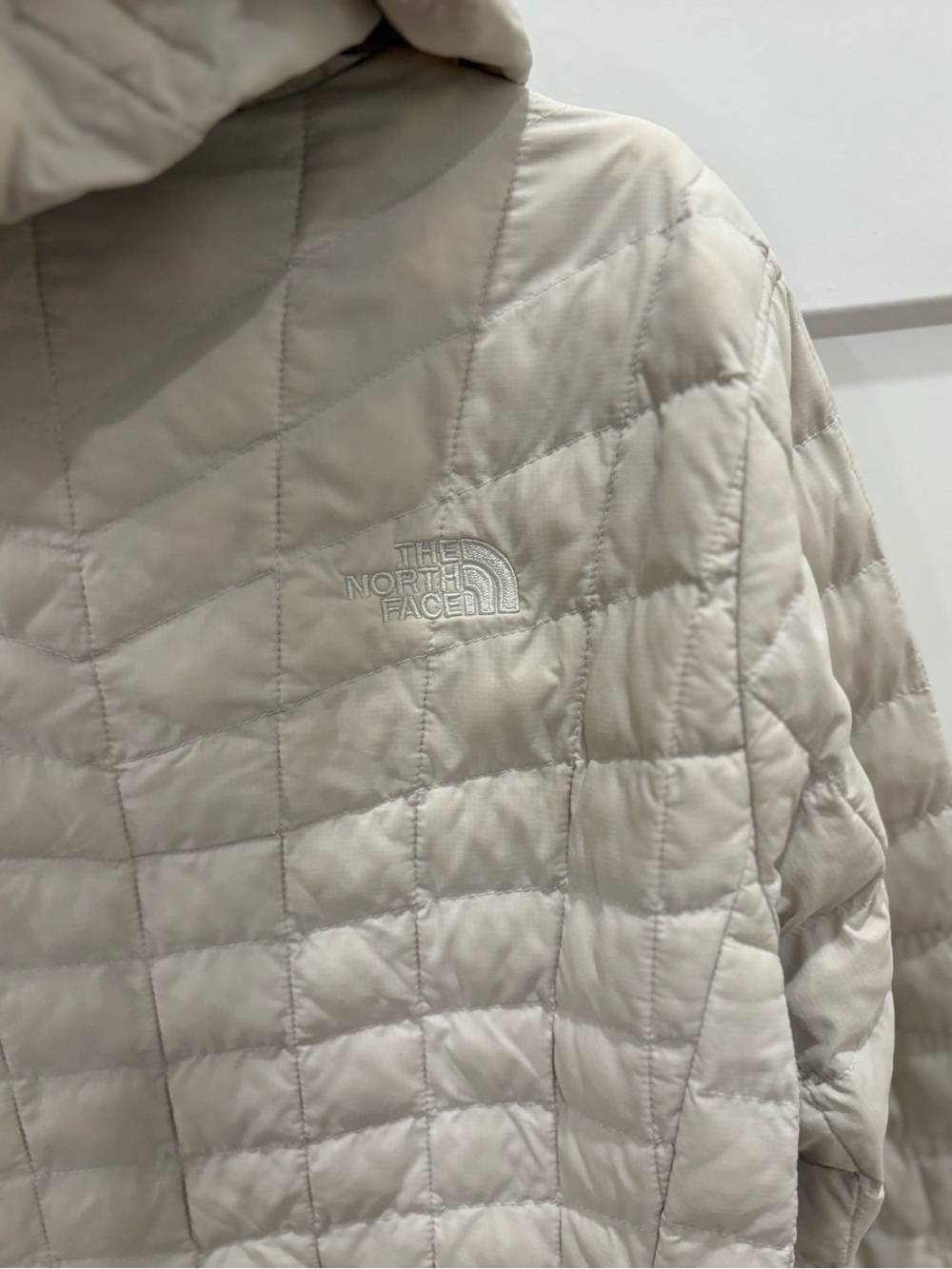 The North Face ThermoBall Hooded Jacket Size Medium - Picture 6 of 10